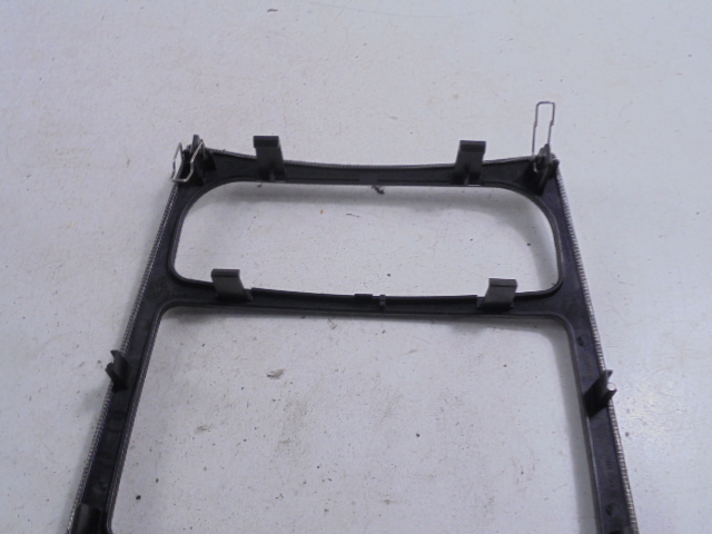 фото №2, Mercedes c w203 консоль рамка радио 00-04 4d a2036809039