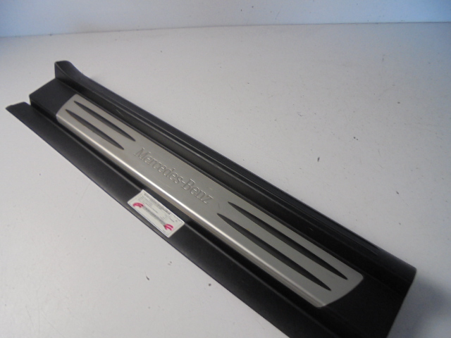 фото №2, Mercedes-benz оригінальний номер 1716800235 молдинг накладка поріг