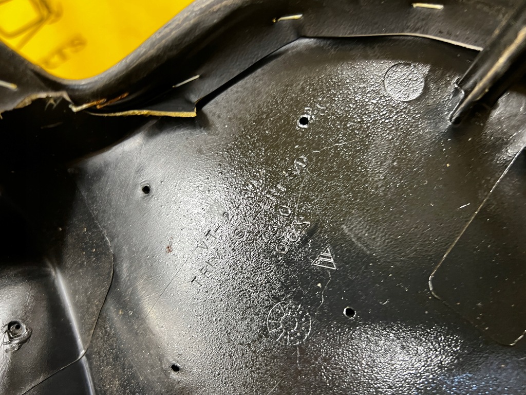 фото №11, Обшивка двері правий перед bose шкіра chevrolet corvette c5 97-04