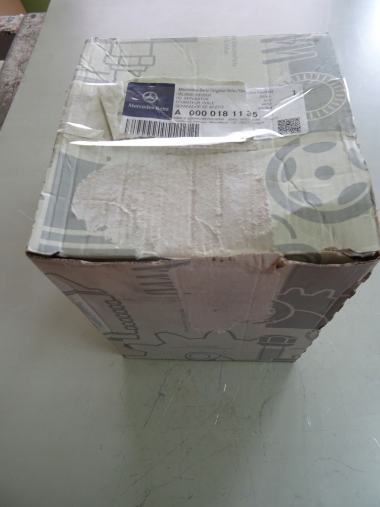 Купити Вентиляція картера сепаратор оливи mercedes a0000181135 oem