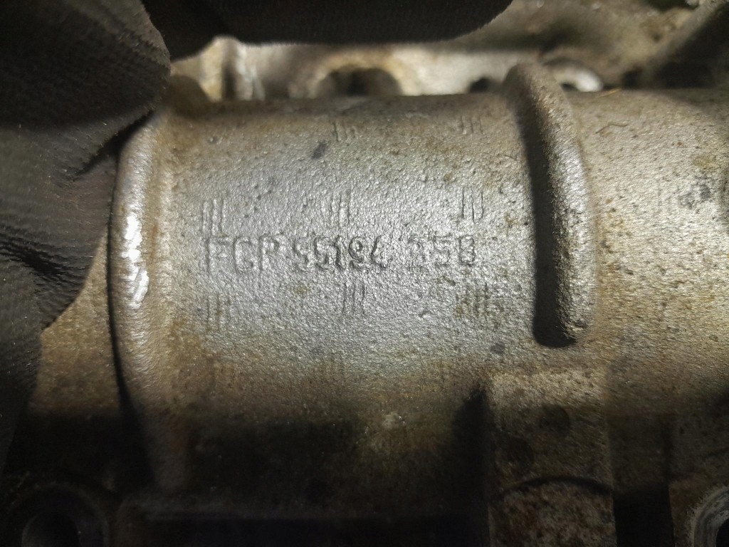 Купити Alfa romeo 159 1.9 jtd 150 km z19dth кришка клапанів 55194358