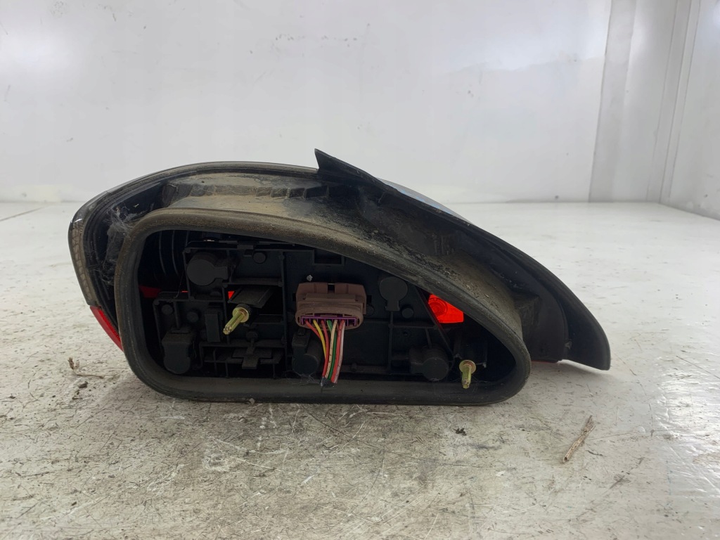 фото №4, Peugeot 306 лампа правая задняя sedan