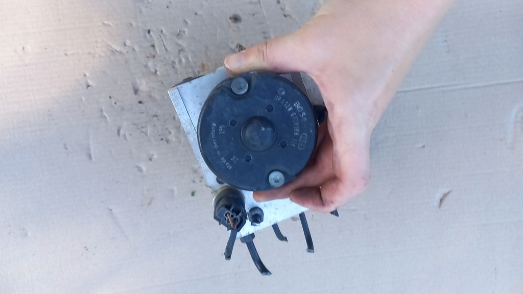 фото №1, Насос abs vw polo 9n 6q0614517e