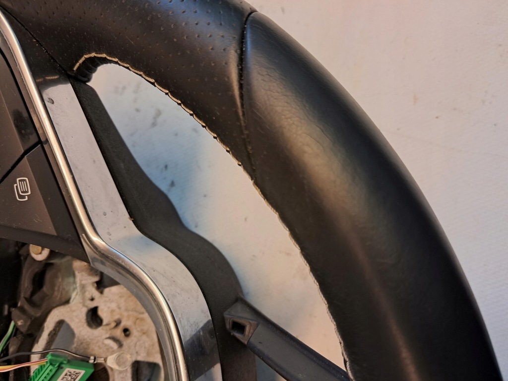 фото №10, Повітропровід шкіра r-design volvo xc40 p32288649