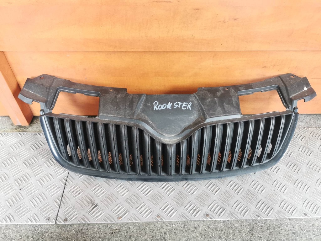 фото №1, Решётка радиатора бампера решётка радиатора skoda roomster 5jd853668a