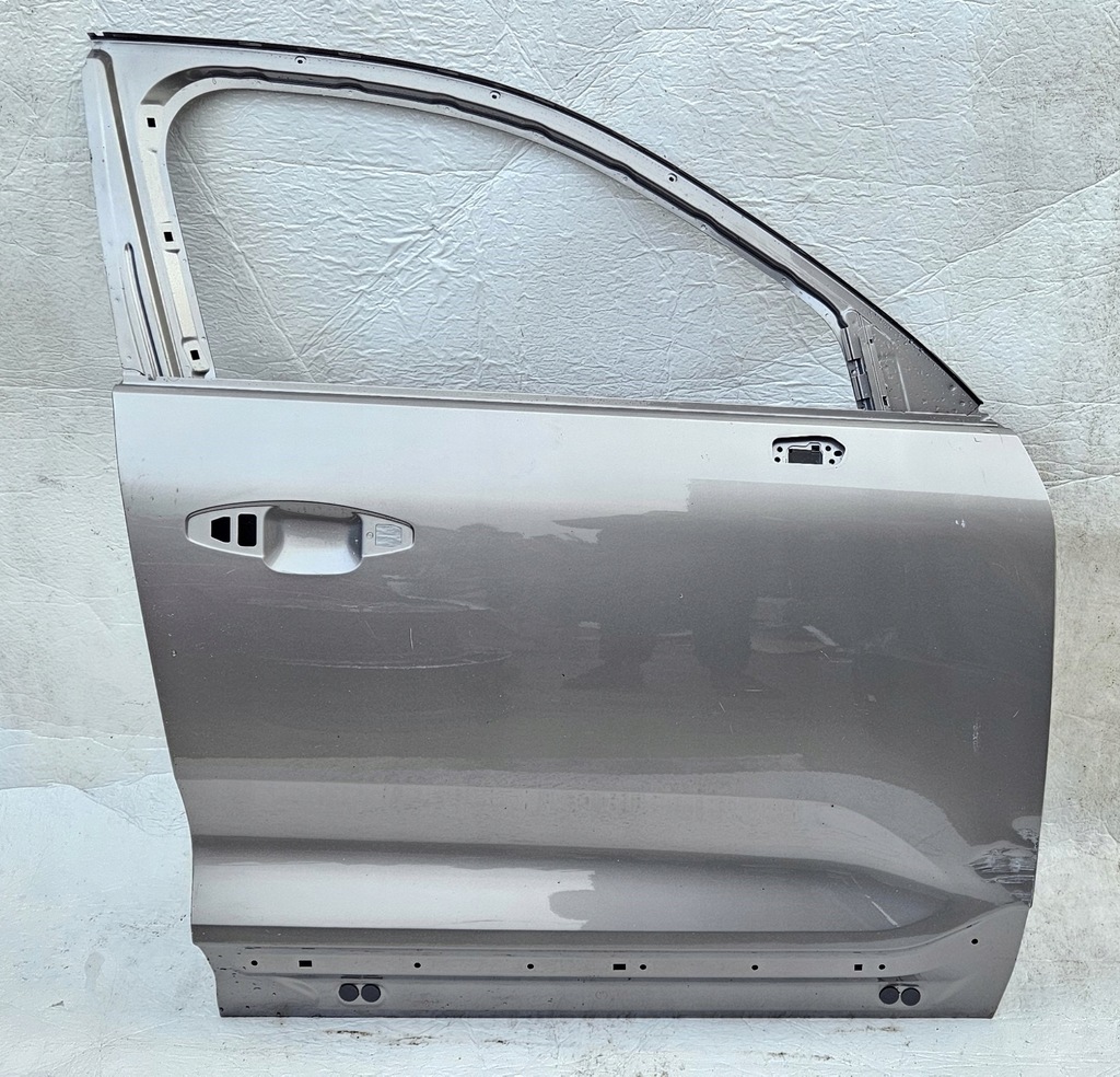 фото №1, Volvo xc40 дверь правое перед передние