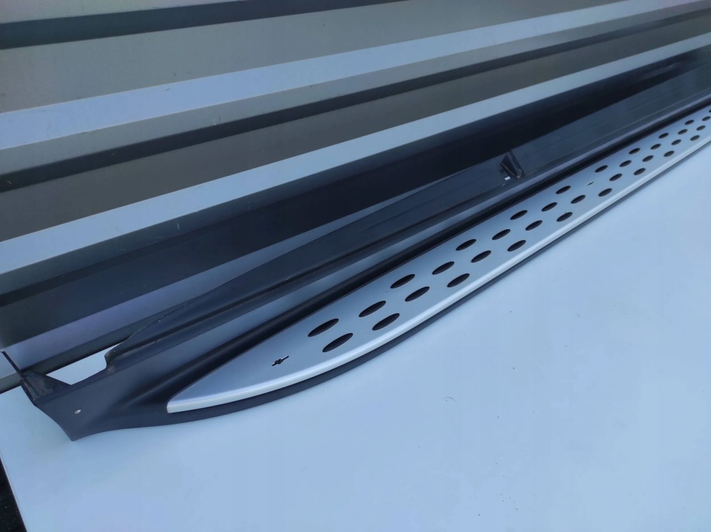 Порог подножка накладка  порог правый  mercedes ml w166 Цена