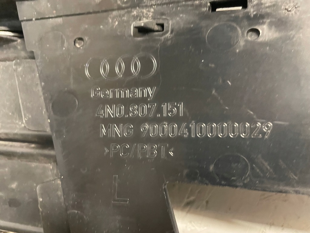 фото №9, Audi a8 4n решітка бампера ліва 4n0807679a