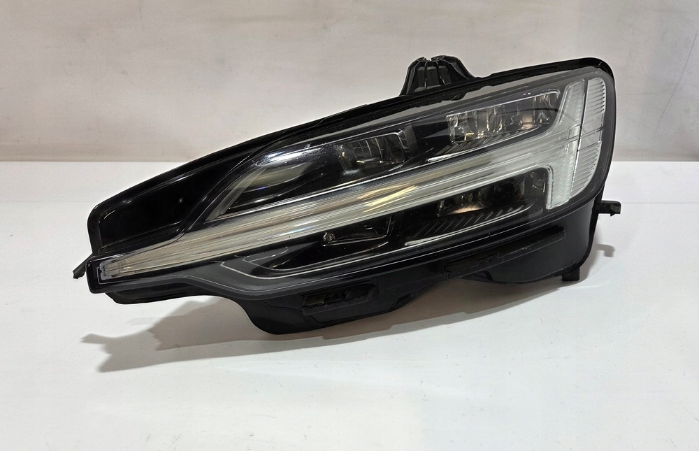фото №1, Volvo v60 ii s60 фара левый лампа левая модуль led euro 32314160 pj-080