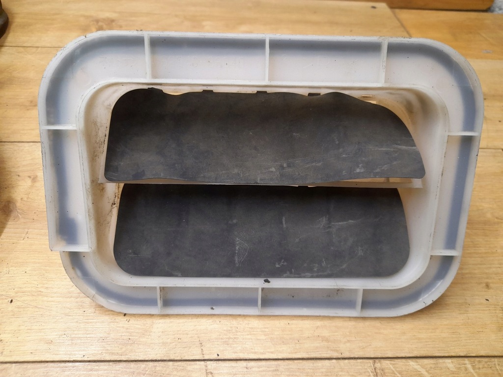 фото №1, Решётка вентиляционная toyota corolla e12