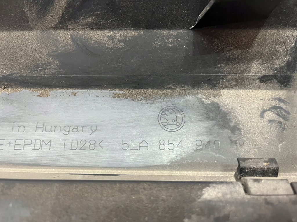 фото №10, Skoda enyaq 5la молдинг накладка дверь передняя правая 5la854940 ładna!