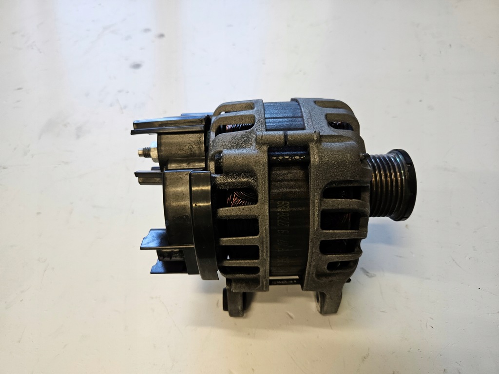 фото №1, Renault captur ii генератор 231005300r