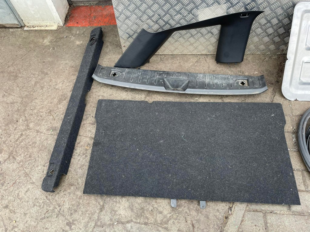 фото №4, Bmw i3 обшивки багажника обивка пол