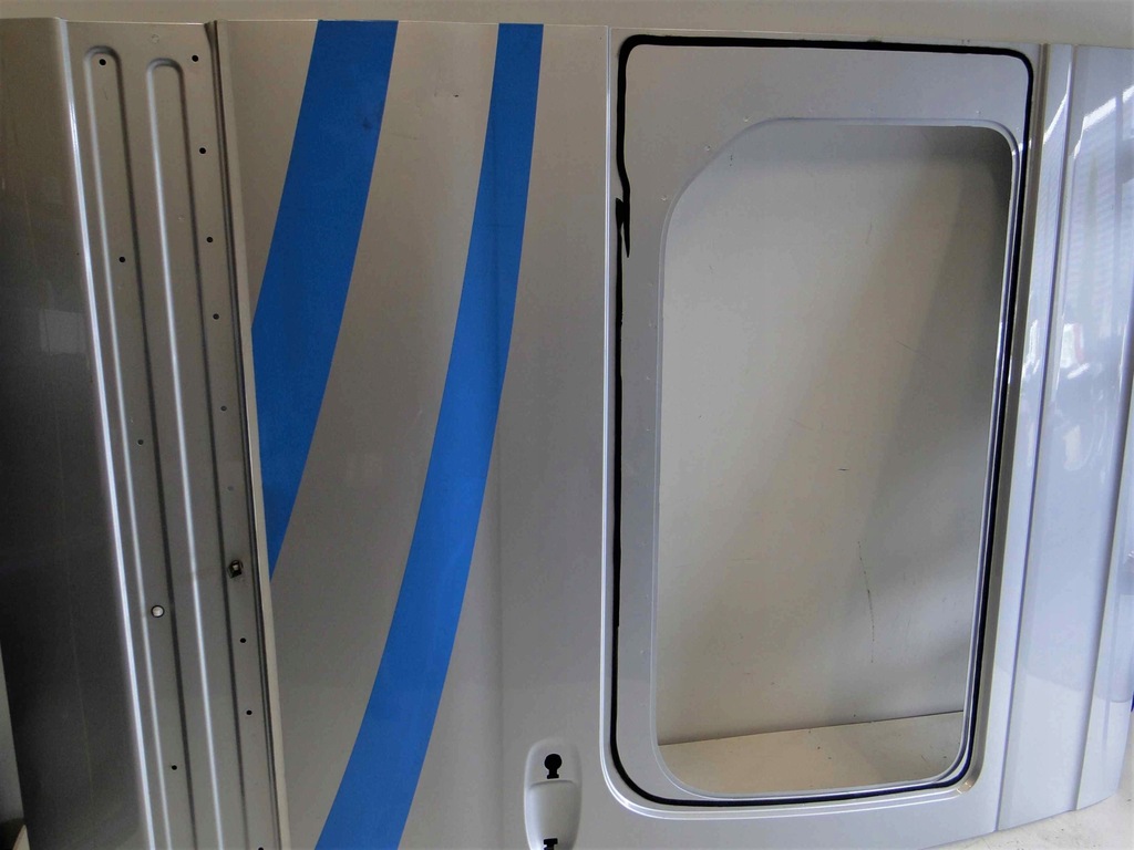 фото №2, Mercedes sprinter w910 910 дверь правое сдвижные