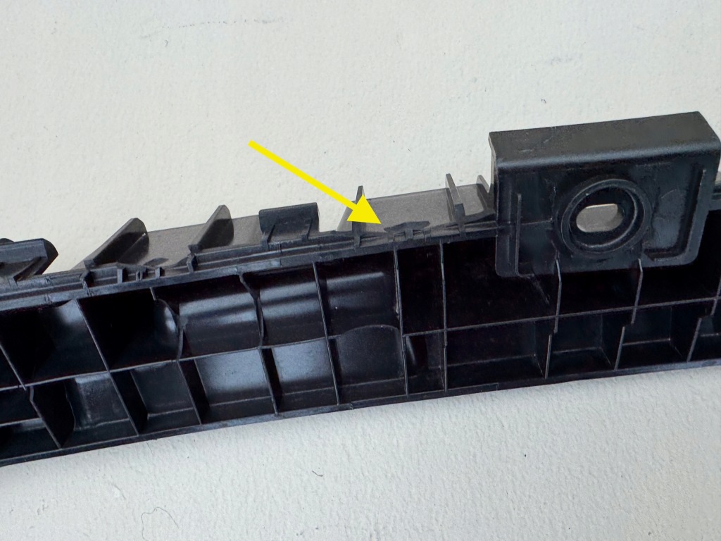 фото №15, Tesla model y 20r- направляющая кронштейн бампера задняя 1494045-00