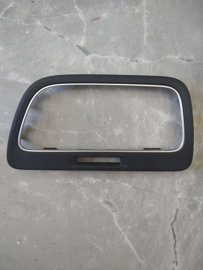 фото №1, Рамка решётки обдув правая vw golf vii 5g1819742