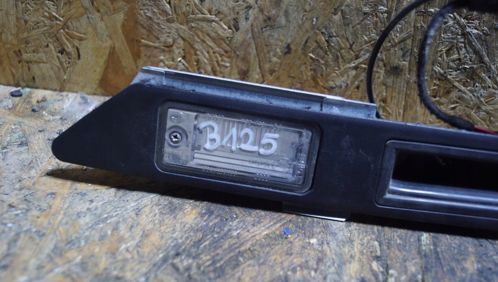 фото №4, Audi q7 4l накладка микровыключатель камера крышки задняя