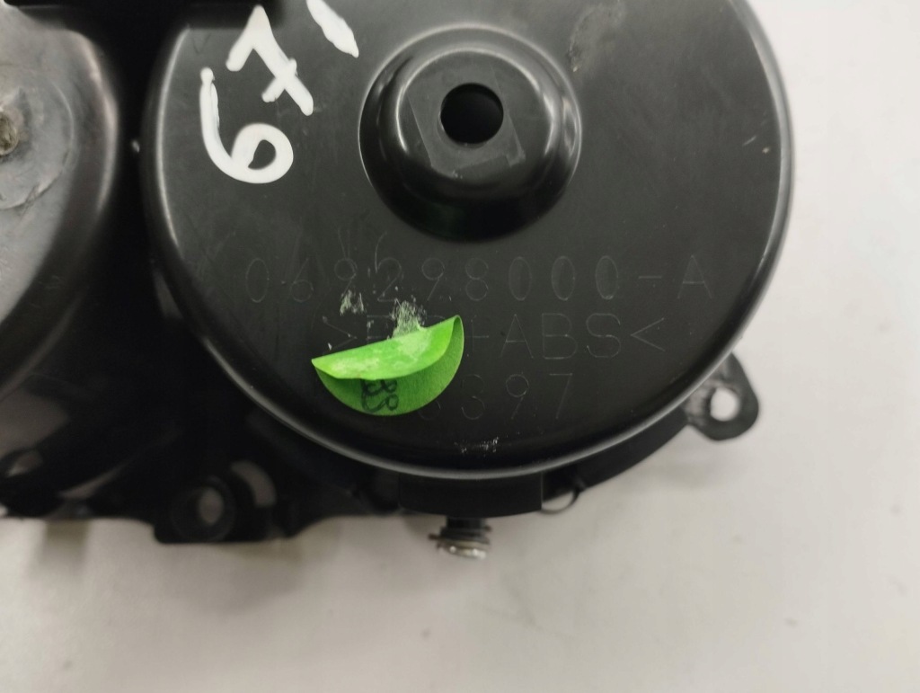 фото №5, Maserati quattroporte 2010 передній кронштейн na чашка тунель середнього