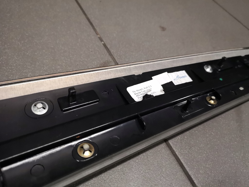 фото №13, Молдинг dekor обшивка левый перед a8 d3 4e0867409p