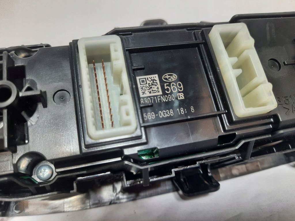 фото №11, Subaru crosstrek 17-22 переключатель окон левый перед 83071fn090 usa