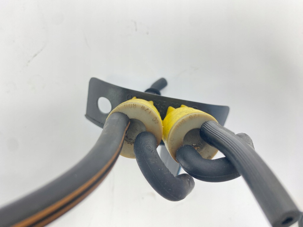 Клапани вакууму на podszybiu mercedes w124 0008000678 1268000478 Оригінал