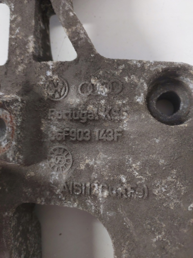 Кронштейн генератора 1.6 bse vw seat 06f903143f в Украине