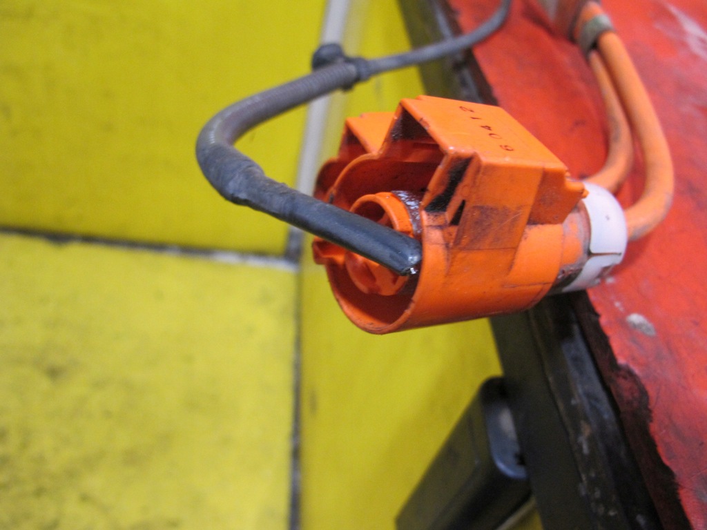 фото №7, Toyota prius ii w20 1.5 h 03- шланг аккумулятор