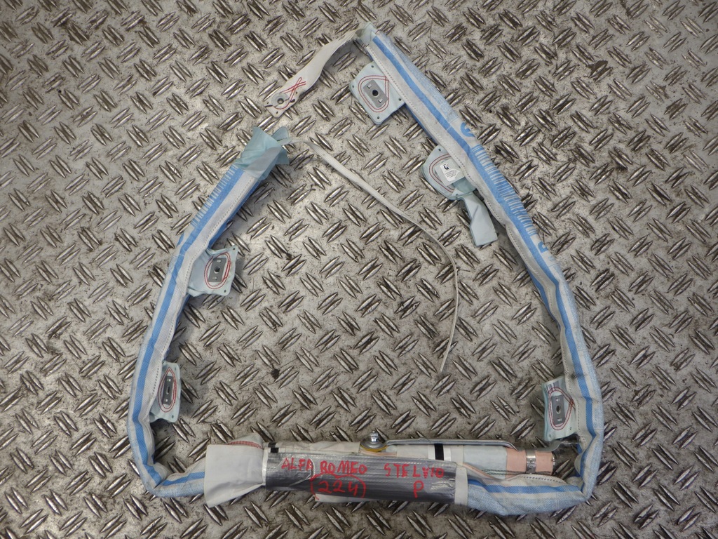 фото №1, Alfa romeo stelvio шторка безопасности правая оригинал