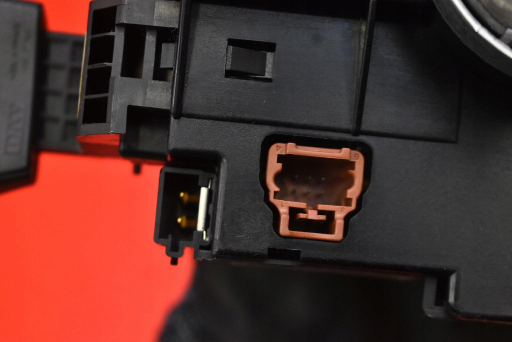 фото №11, Переключатель комбинированный подрулевой переключатель 96608841xt citroen c3 c 3 1 i 5d lift 05-09