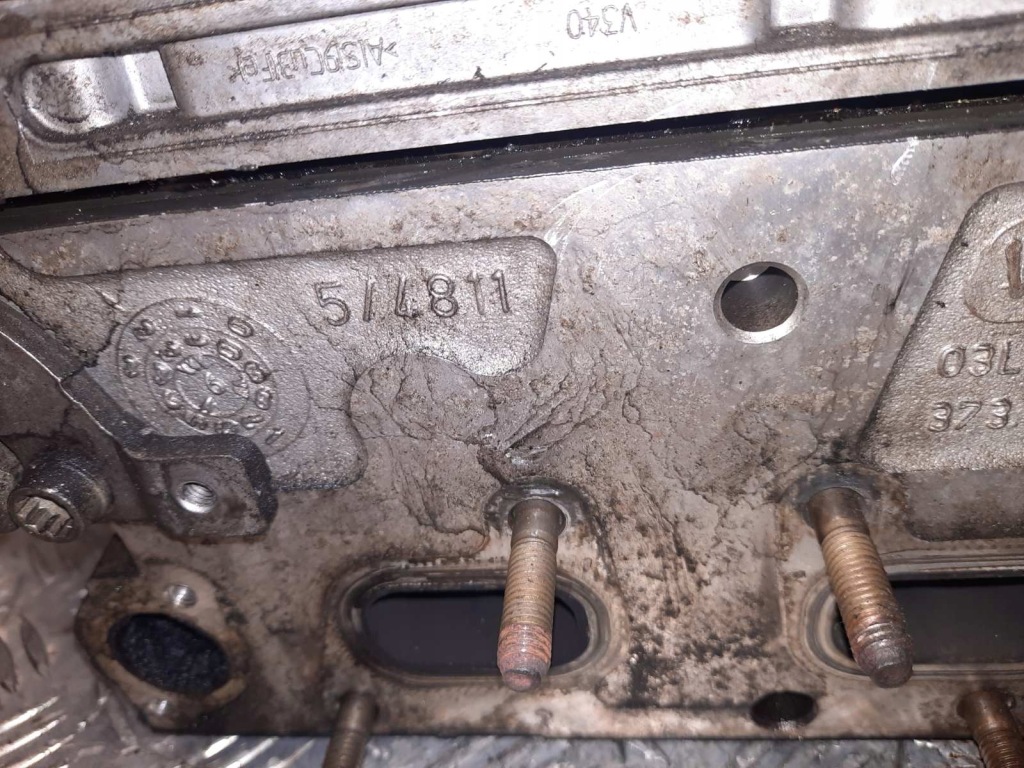 Головка валы 1.6tdi cay 03l103373a в Украине