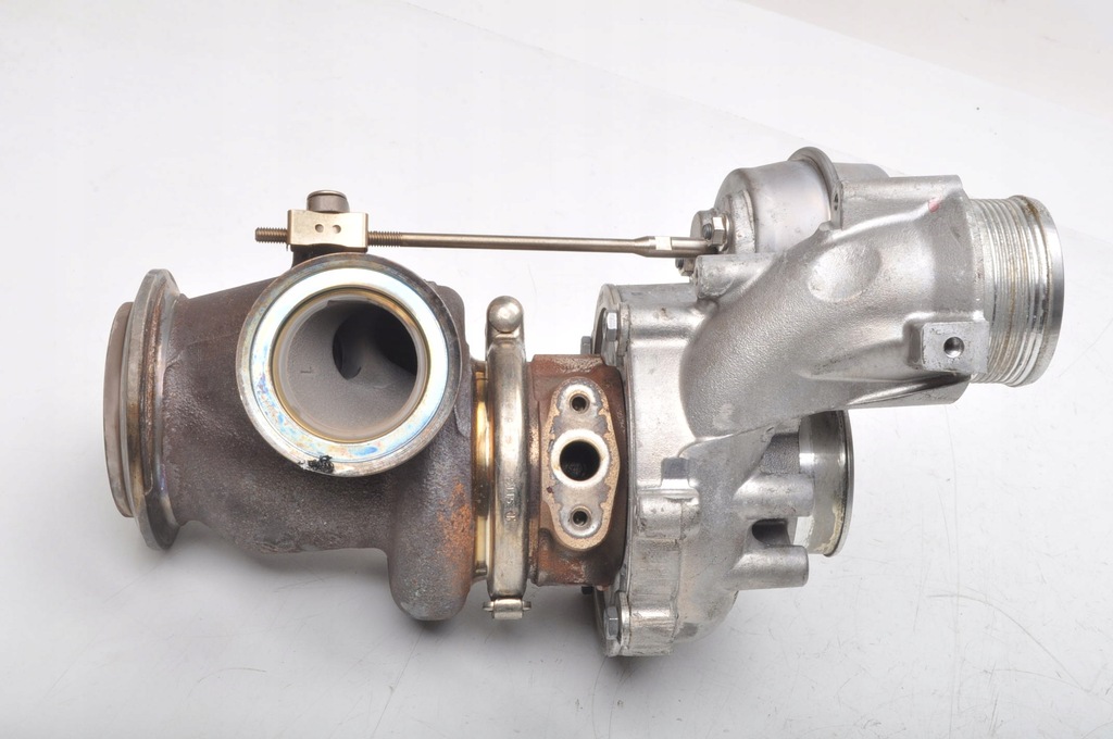 фото №8, Aston martin db11 amg gt gts c190 glc x253 4.0 v8 турбина a1770900080