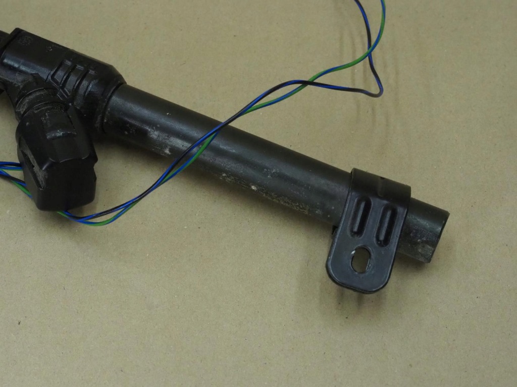 Кліпса поперечина безпеки лівий перед volvo s40 ii v50 2004-2007 європа Недорого