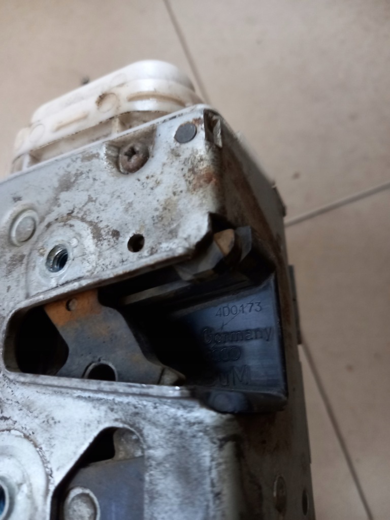 Замок дверь перед правый audi a4 b5 Доставка
