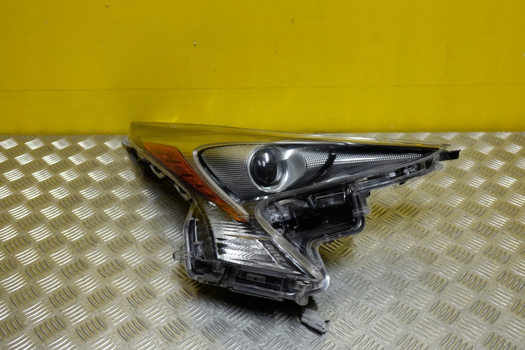 Купить Toyota prius 2015- фара фара full led правый  америка