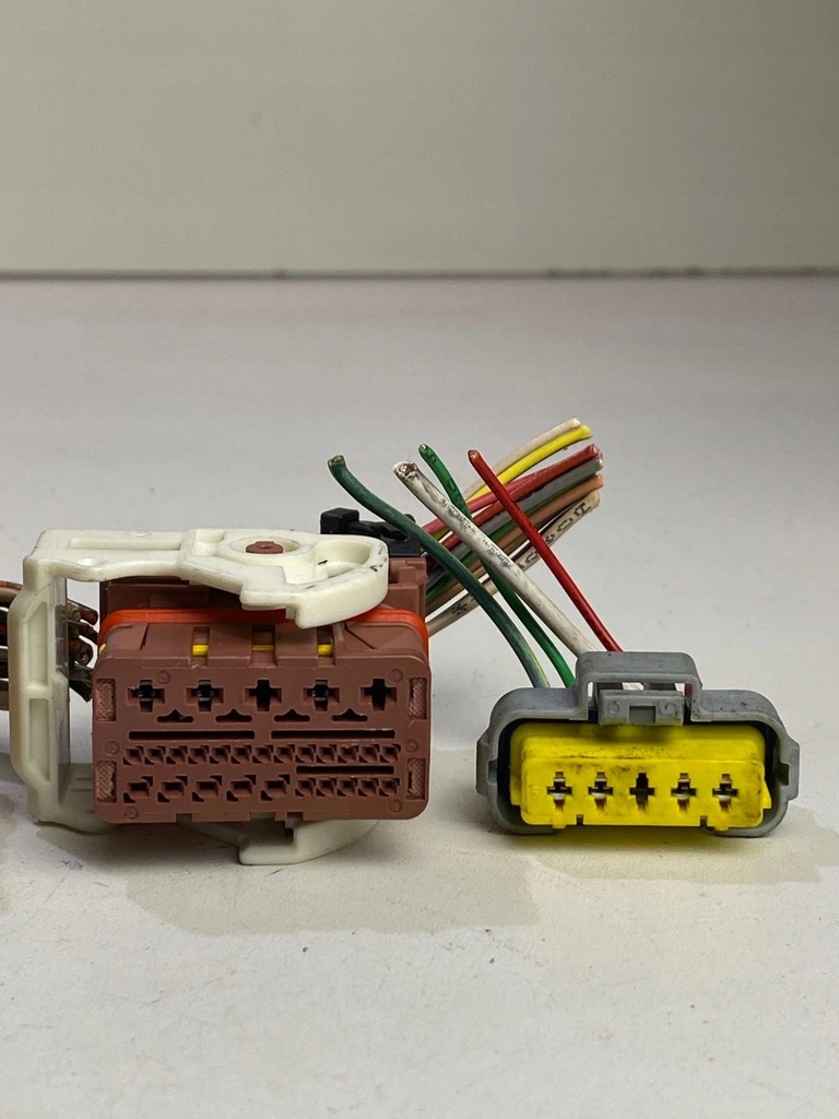 фото №6, Разъёмы штекер колодка коробка предохранителей bsm r09 peugeot 207 citroen c