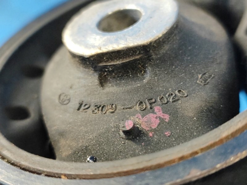 Подушка двигателя верхний правый 123630p170 toyota sienna 11-16 с Разборки