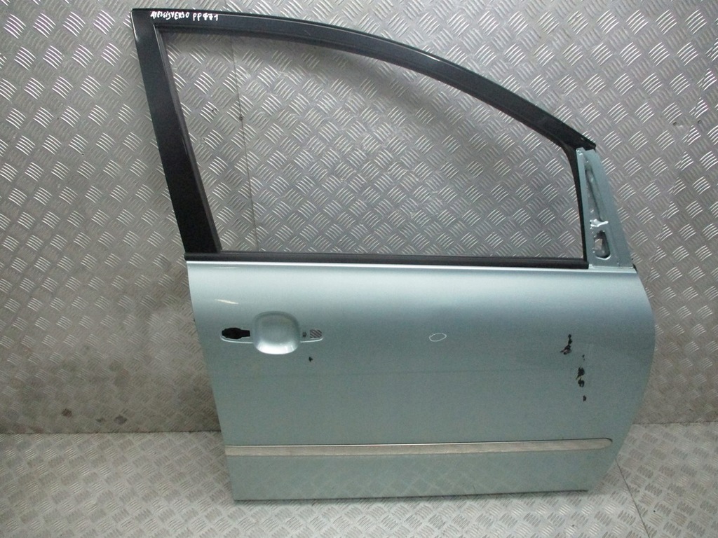 фото №1, Дверь правый перед toyota avensis verso 771
