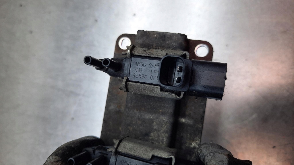 фото №5, Клапан вакуумa комплект 4m5g-9a500-nb ford 1.8 2.0 16v