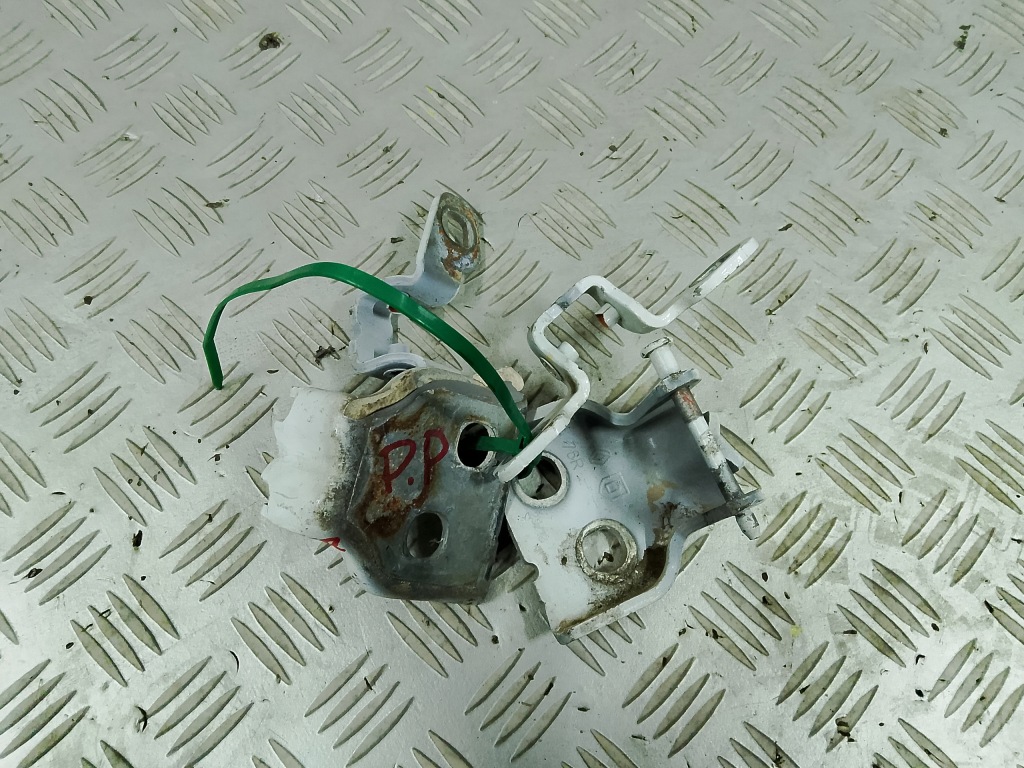 Купить Dacia duster 2014 1.2 tce петли правый перед