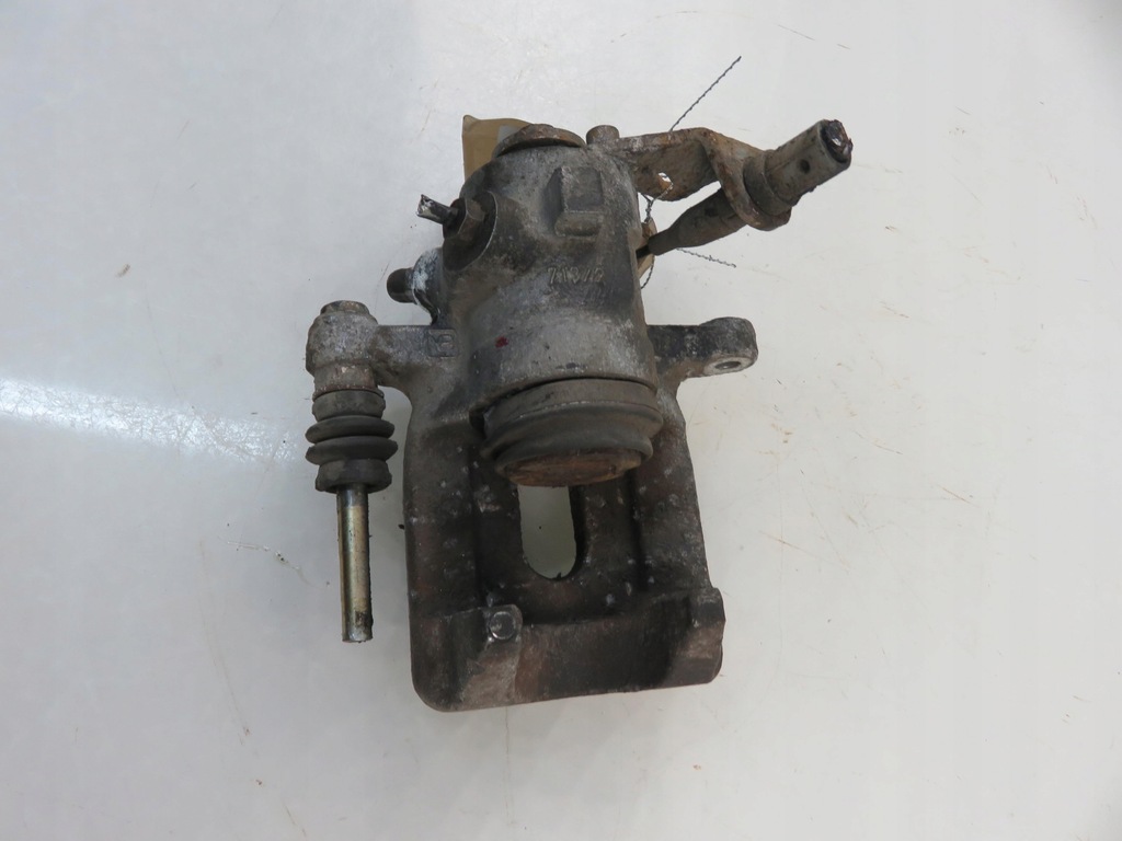 фото №7, Супорт правий задня peugeot 307