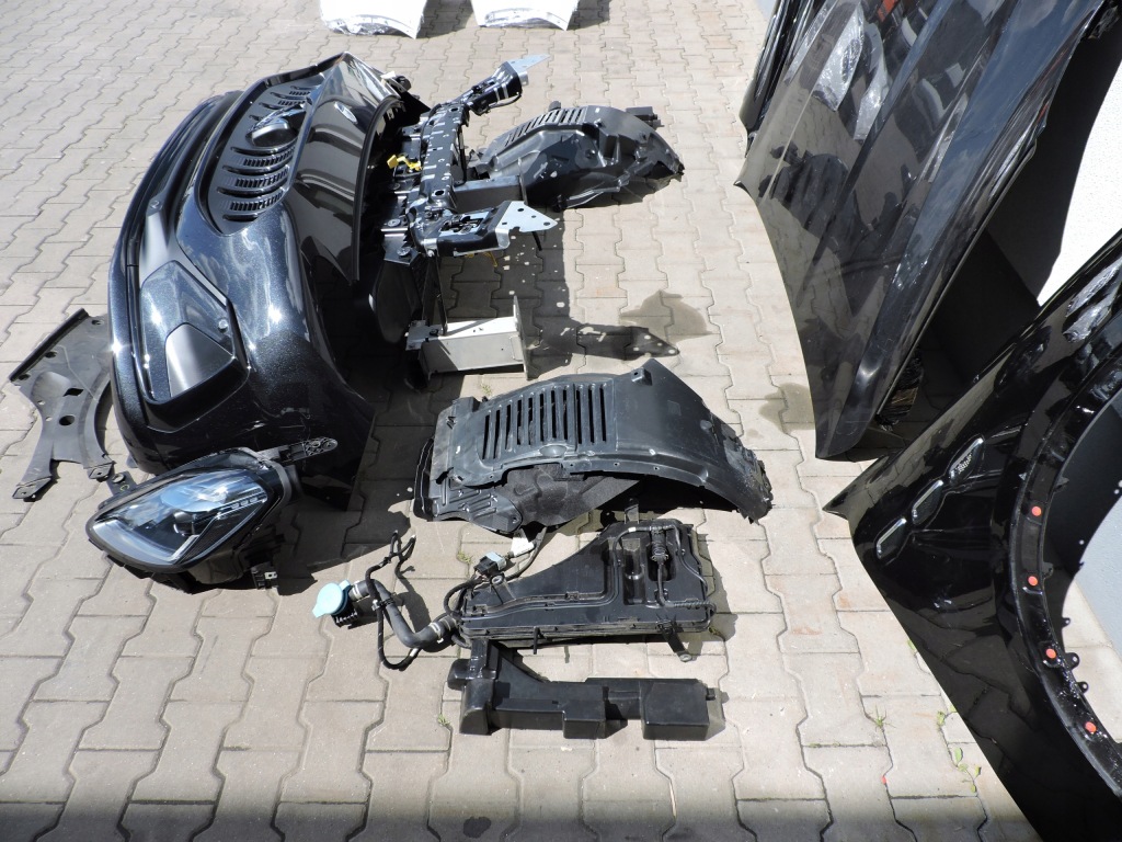 Перед комплектный  maserati grecale чёрный folgore с Разборки