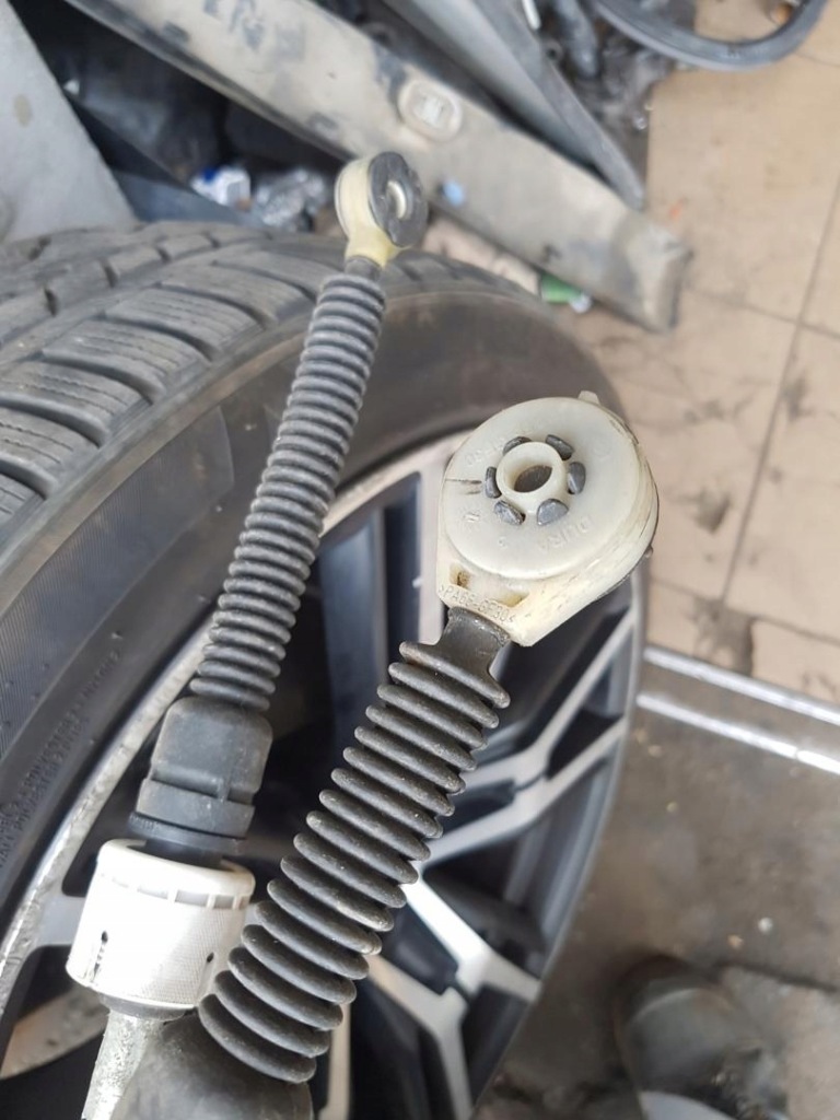 фото №4, Домкрат троси 1.2tce renault scenic iii 8201021402