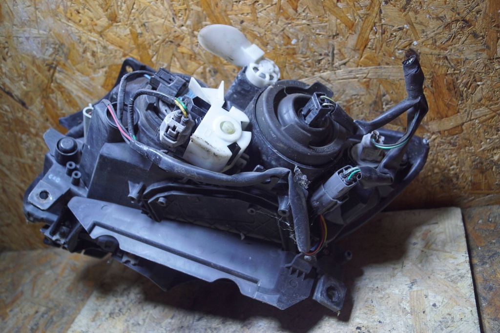 фото №12, Mazda rx8 лампа правый перед uk c2044