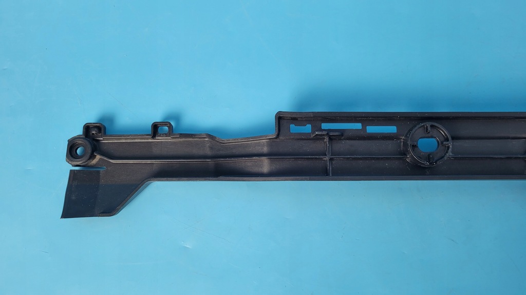 фото №13, Mercedes eqe w295 350+ 23r кронштейн накладки порога левый задняя a2956905101