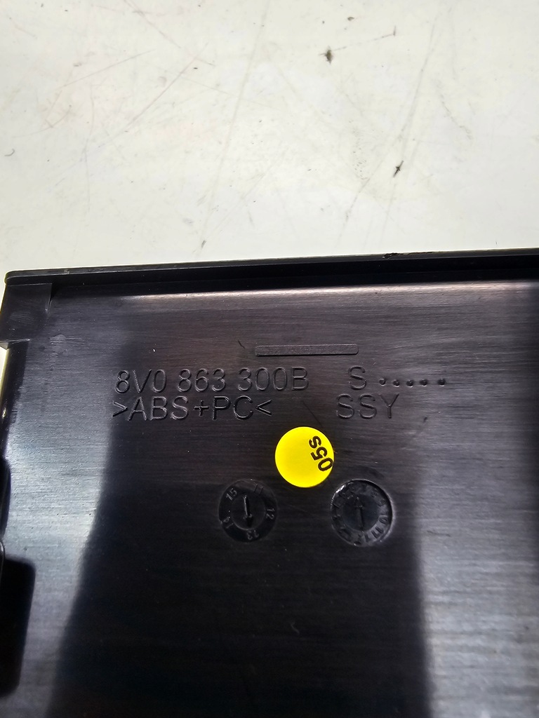 фото №6, Бардачок полка туннель audi a3 8v 8v0863300b