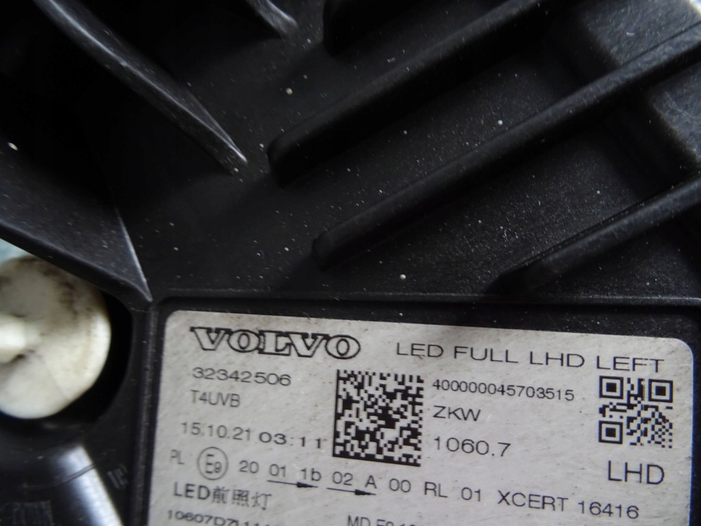 Volvo xc60 xc 60 2 рестайлинг  фары передние full led левая + правый Недорого