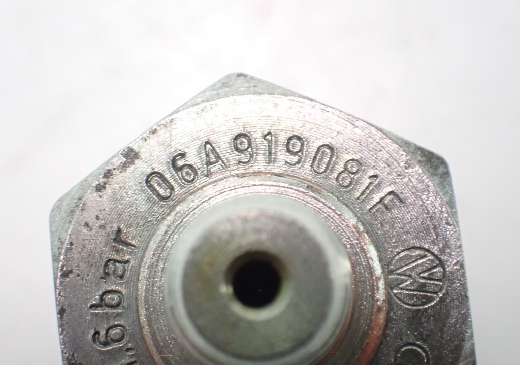 фото №7, Датчик тиску оливи audi a8 s8 d3 06a919081f