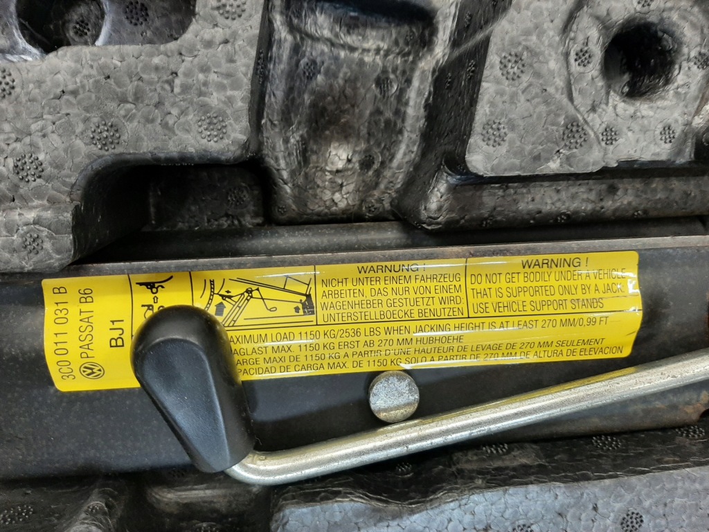 фото №3, Вкладыш vw passat b6 b7 3c5012115d домкрат