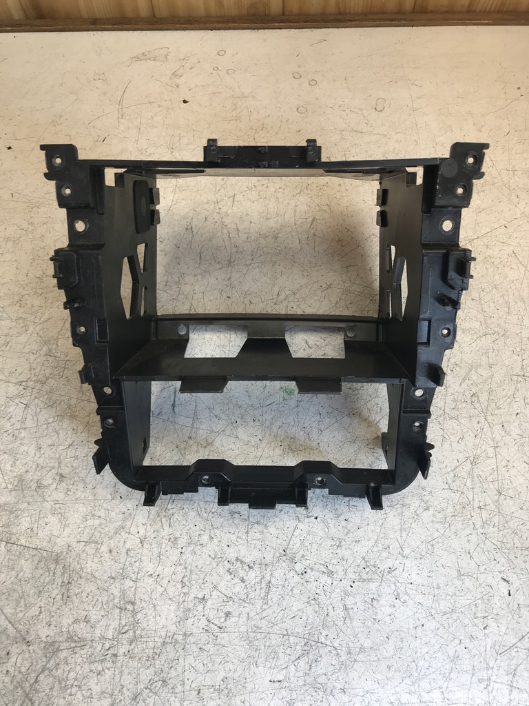 фото №2, Рамка корзина радіо vw golf v 1k0858089