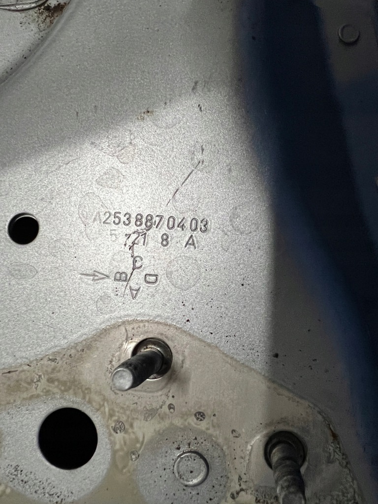 Mercedes glc w253 капот Недорого